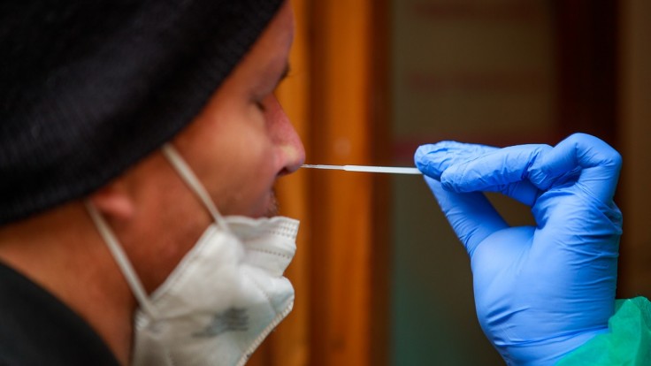 V Česku pribudlo vyše 18-tisíc prípadov nákazy koronavírusom. Zaočkovali desaťtisíce ľudí