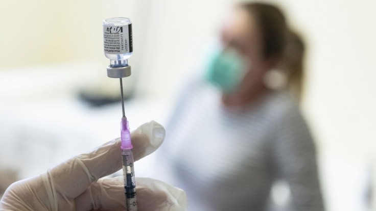 Treťou dávkou vakcíny proti covidu je zaočkovaných už 430-tisíc Slovákov