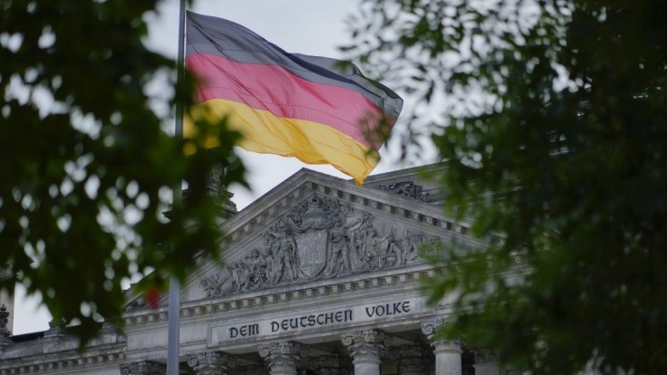 Nemecké strany schválili koaličnú dohodu. Scholz po 16 rokoch nahradí Merkelovú