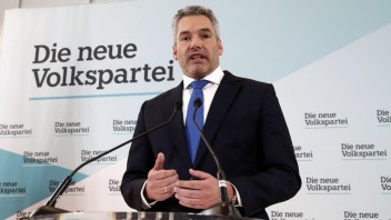 Rakúsko bude mať nový vládny kabinet, slávnostný sľub zloží v pondelok