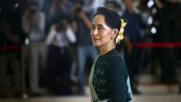 Bývalú mjanmarskú líderku poslali do väzby na 4 roky. Za mrežami však môže stráviť zvyšok života