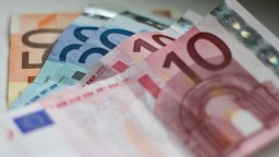 Slováci sa nedostatočne bránia inflácii, tvrdí prieskum