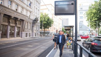 Bratislavčania sa môžu tešiť na nové prístrešky na zastávkach. Dopravca získal eurofondy vo výške dvoch miliónov eur