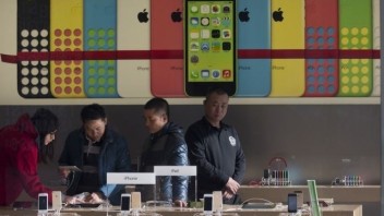 Za úspechom Apple v Číne má byť tajná dohoda. Cook ju podpísal ešte v roku 2016