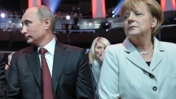 Putin sa telefonicky rozlúčil s Merkelovou. Poďakoval sa jej za dlhoročnú spoluprácu