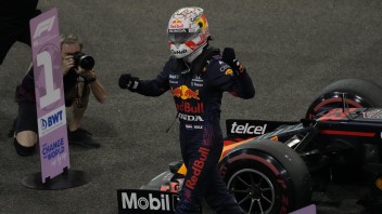 Verstappen triumfoval v Abú Zabí a získal svoj prvý titul majstra sveta v F1