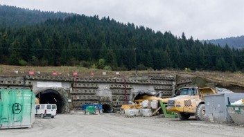 Tunel Višňové sa nepodarí sprejazdniť v dohodnutom termíne, potvrdili diaľničiari