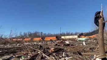 Biden navštívil oblasti zasiahnuté tornádom v Kentucky, rozsah katastrofy označil za zdrvujúci