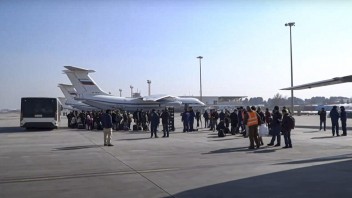 Ruským lietadlám sa podarilo počas doručenia humanitarnéj pomoci do Afganistanu evakuovať 200 ľudí