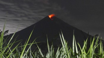 Indonézska sopka Semeru opäť vybuchla, obete ani zranenia zatiaľ nehlásia