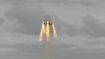 Vesmírna loď spoločnosti SpaceX dopravila astronautom vianočné darčeky