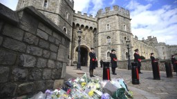 Ozbrojený muž vtrhol do areálu britského kráľovského hradu Windsor, bol zadržaný