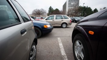 V Bratislave platí parkovacia politika, podľa analytika je nevyhnutná