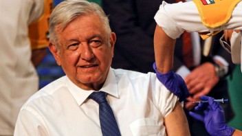 Mexický prezident sa nakazil covidom po druhý raz, pred novinármi vystúpil bez rúška a zachrípnutý
