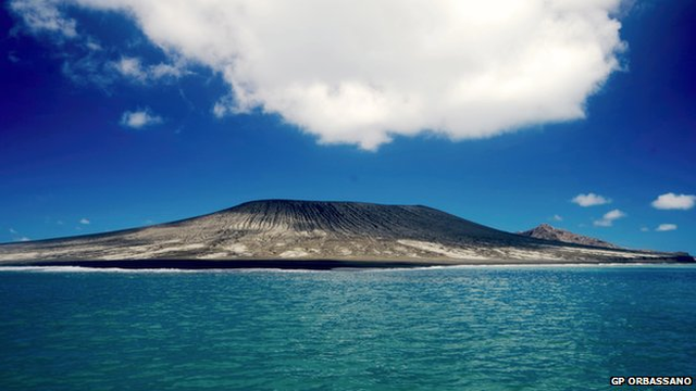 Sopečná erupcia v súostroví Tonga spôsobila únik ropy. Peru hlási ekologickú haváriu