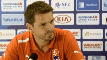 Slovenskú futbalovú reprezentáciu bude naďalej trénovať Tarkovič