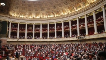 Vo Francúzsku parlament označil zaobchádzanie s Ujgurmi zo strany Číny za genocídu