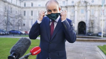 Írsko ruší väčšinu protipandemických opatrení, podľa tamojšieho premiéra majú už omikronovú búrku za sebou
