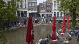 Holandsko otvára reštaurácie a kultúru aj napriek rýchlemu šíreniu omikronu