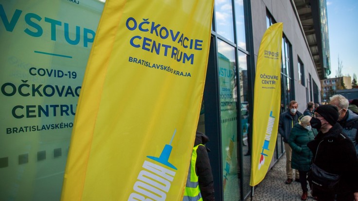 Na Slovensku evidujú už viac ako 1,4 milióna aplikovaných tretích dávok vakcín proti covidu