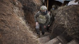 Na kontaktnej línii v Donbase panuje relatívny pokoj, ozýva sa z Ruska