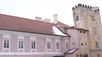 Bývalý biskupský kaštieľ v Žiari nad Hronom má nové využitie. V jednej časti vybudovali zariadenie