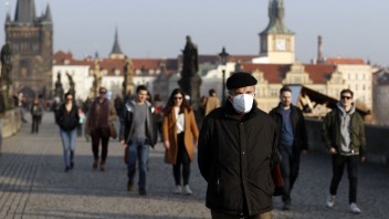 Chcípl PES chystá protestnú akciu proti pandemickému zákonu