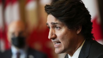 Kanadský premiér si s demonštrantami v krajine už nevie dať rady. Tento konflikt sa musí skončiť, vyhlásil
