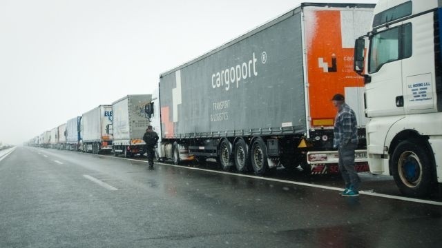 Dopravcovia plánujú ďalšiu blokádu. Obmedziť premávku sa pokúsia aj na hraničných priechodoch Šahy a Trstená