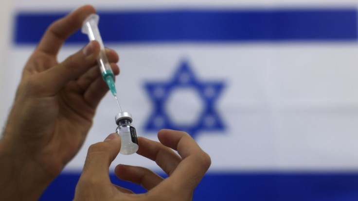 Štvrtá dávka vakcíny proti covidu nie je príliš efektívna, uvádza štúdia z Izraela