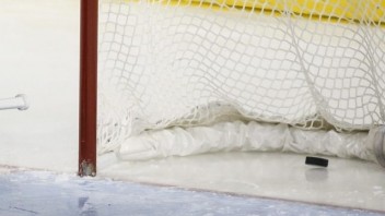 NHL: New Yorku Islanders sa darilo, s Bostonom zvíťazili aj vďaka Chárovi