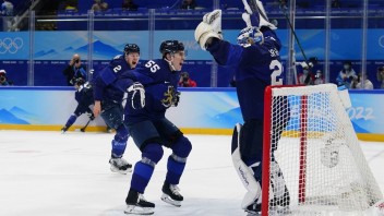 Rusov zvrhli z trónu, modro-biela mágia. Aké sú reakcie médií na hokejové finále?