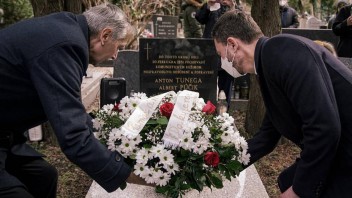 Heger si bol uctiť pamiatku martýrov Bielej légie, ktorí boli popravení za odboj proti komunistom
