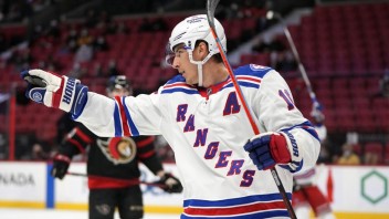 NHL: Hokejisti New York Rangers zvíťazili na ľade Ottawy, Dallas bez Sekeru prehral s Arizonou