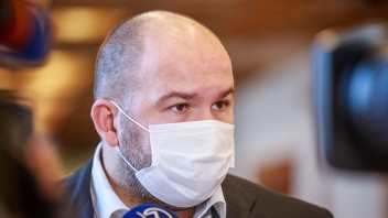 Pčolinský bude hlasovať za odvolanie Mikulca, nepovažuje ho za schopného ministra vnútra