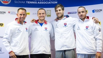 Slovenskí tenisti zabojujú o postup na finálový turnaj Davisovho pohára.  Ich súperom bude Taliansko