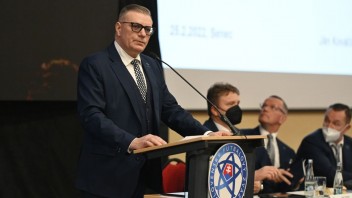 Ján Kováčik zostáva vo funkcii. Opäť ho zvolili za prezidenta Slovenského futbalového zväzu