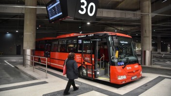 Ukrajinci majú v Bratislavskom kraji prímestskú autobusovú dopravu zadarmo, informoval Droba