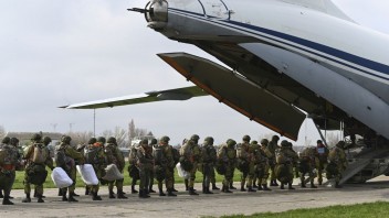 Ukrajinská tajná služba poprela správy o ruských výsadkároch neďaleko mesta Ľvov