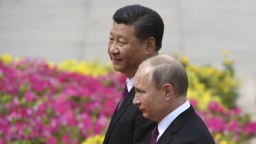 Čína podporuje deeskaláciu konfliktu. Putinovu vojenskú agresiu odmietla odsúdiť