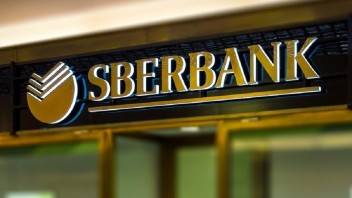 Ruská Sberbank odchádza z Európy, inváziu vo svojom vyjadrení nespomína