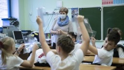 Propagande neunikli ani deti. Ruskí školáci boli poučení o nevyhnutnosti ruskej invázie na Ukrajinu