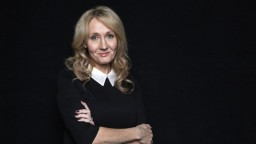 Spisovateľka Rowlingová sľúbila milión libier na pomoc deťom na Ukrajine