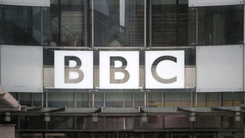 BBC obnovuje svoje vysielanie z Ruska. Dôvodom je potreba pokrývať dianie v krajine