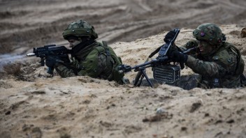 Budúcim šokom pre Európu môže byť nutnosť brániť sa masívnemu útoku, tvrdí český generál