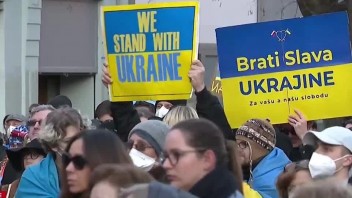 V Bratislave sa konal ďalší protest na podporu Ukrajiny. Stovky ľudí vyjadrili nesúhlas s ruskou agresiou