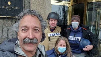 Pri incidente na Ukrajine zahynuli kameraman aj producentka Fox News