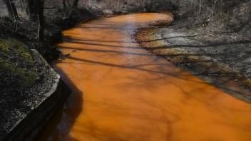 Farba znečistenej rieky Slaná vydesila obyvateľov v okolí. Namerali v nej vysoké hodnoty škodlivých látok
