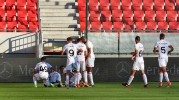 Futbalisti AS Trenčín triumfovali v 3. kole nadstavby o udržanie sa vo Fortuna lige nad Senicou