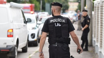 Top udalosti týždňa: Vražda policajta, verdikt pre Bödöra, odsúdení policajti, obkľúčený Mariupoľ, Vlhovej umiestnenie